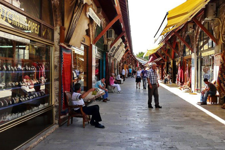 Arasta Bazaar Guide: What to See and Buy